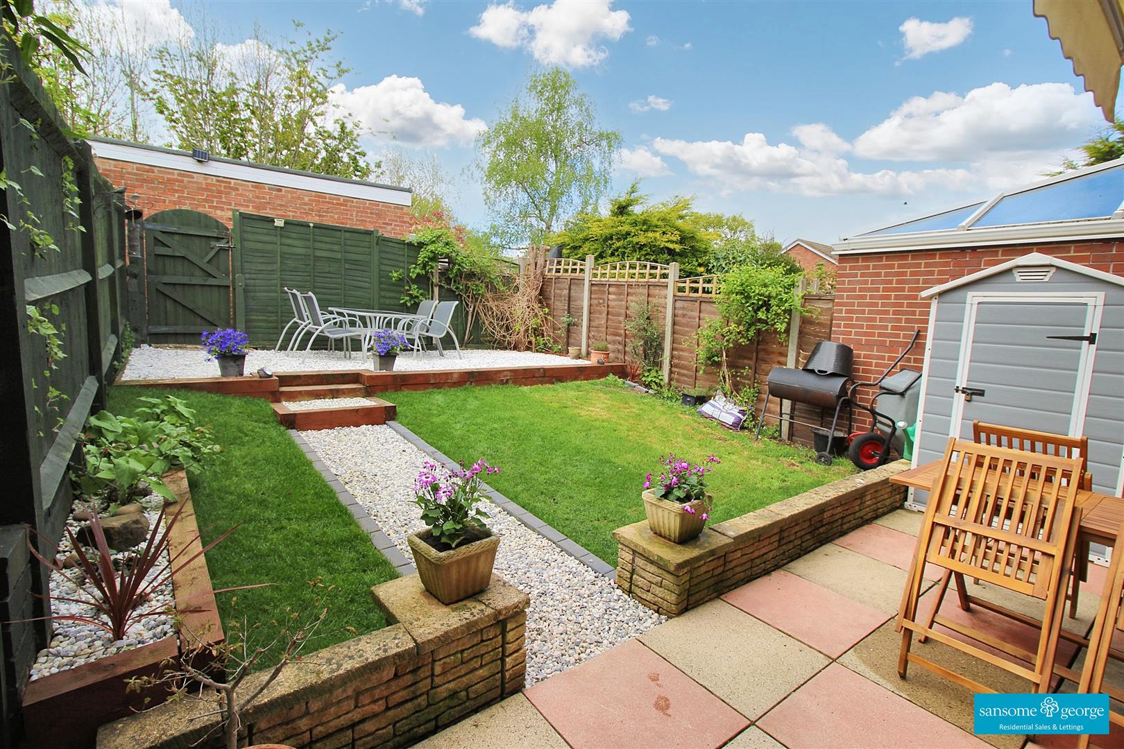 3 bed property in Primrose Close, Reading
